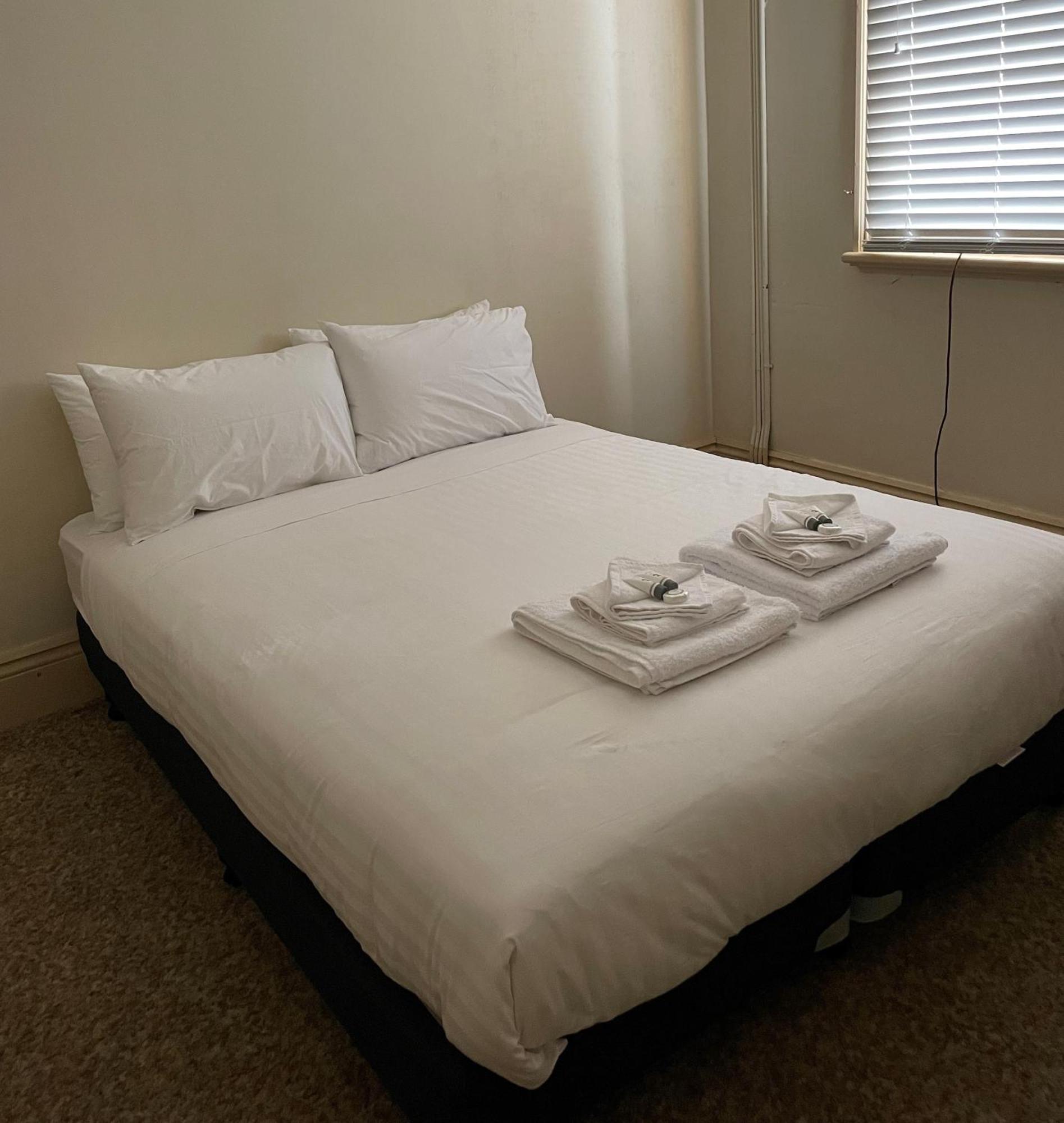 Port Broughton Hotel 外观 照片